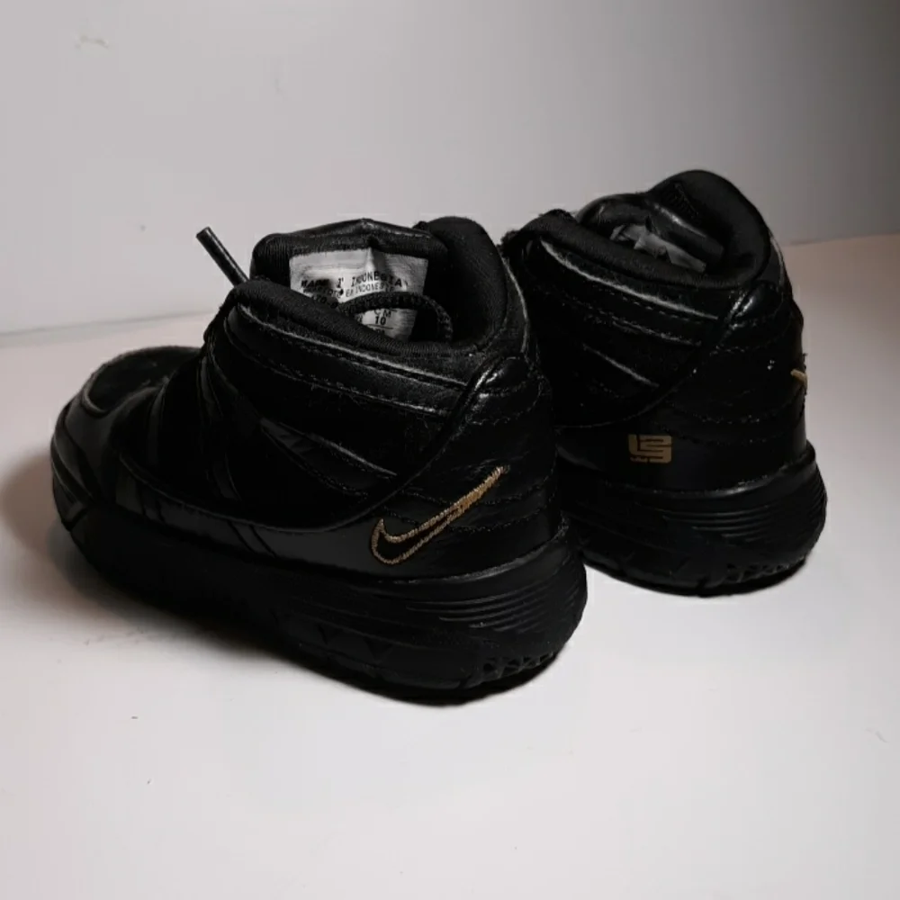 Nike vintage 2005 Lebron 3 black gold